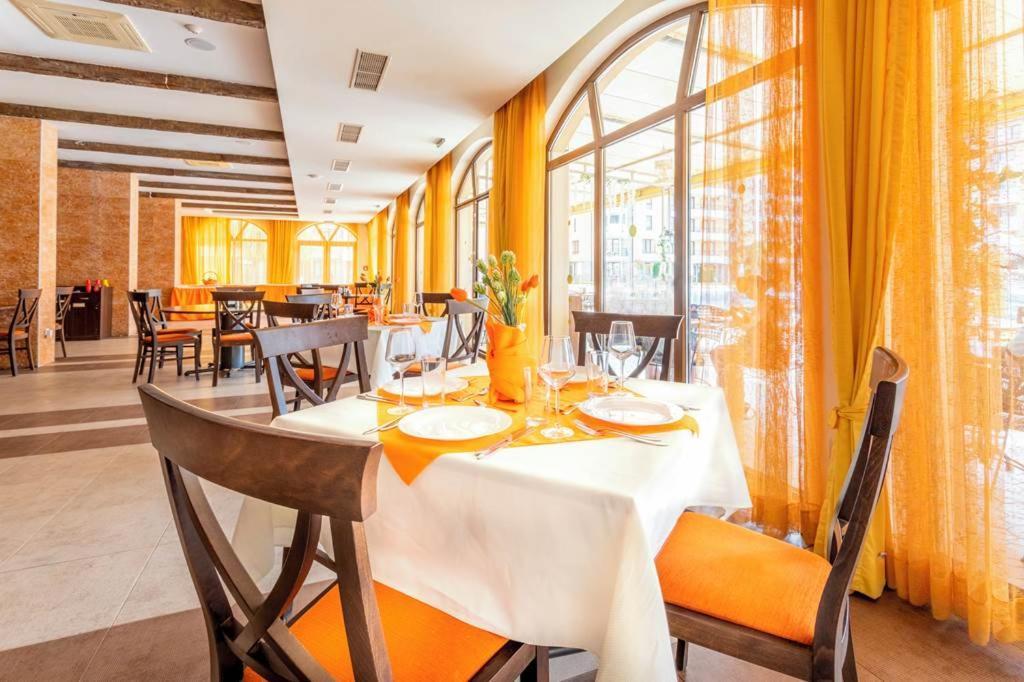 Holiday Apartcomplex Royal Sun Slântsjev Brjag Eksteriør bilde
